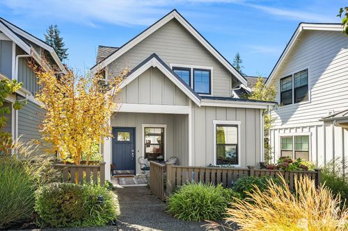 10-22773 Se 14th Ct, Sammamish, WA, 98075-5002 | Card Image