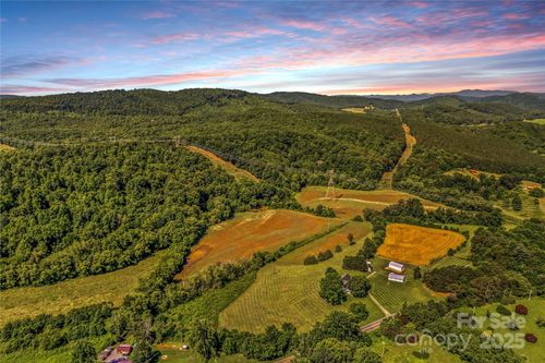 1043 Linneys Mill Rd, Union Grove, NC, 28689-9201 | Card Image