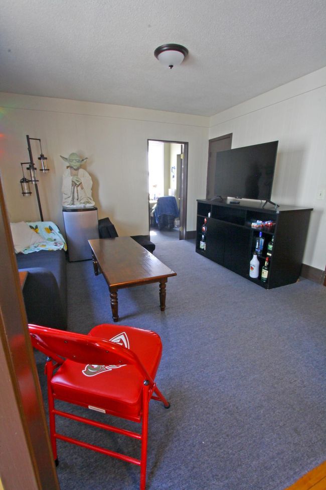 17 615 lounge 4.jpg | Image 14