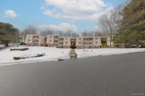 219 Fox Run Ln, Carmel, NY, 10512-2349 | Card Image