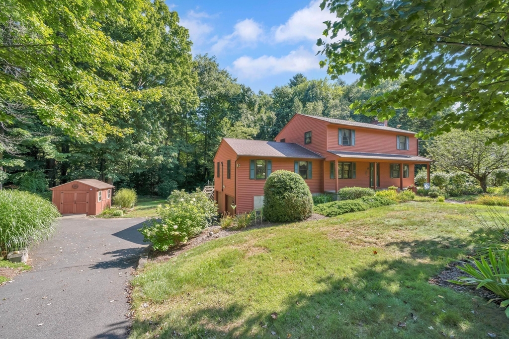 Castle Hill Rd, Westfield, MA 01085