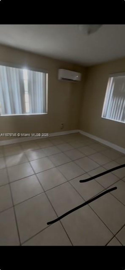 116m-116 W 17th St, Hialeah, FL, 33010-3026 | Card Image