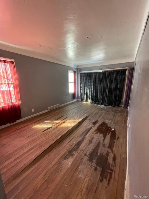 10952 Peerless St, Detroit, MI, 48224-4121 | Card Image