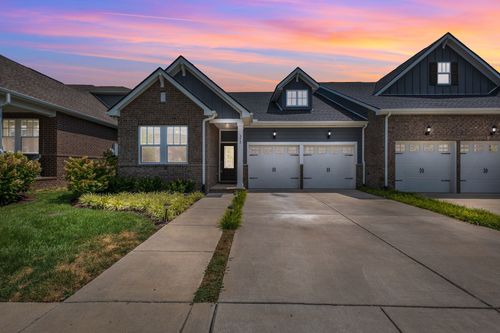 372 Gingerwood Ln, Hendersonville, TN, 37075-2898 | Card Image