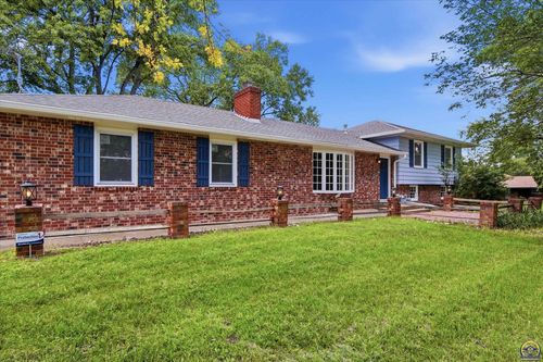 4625 Nw Brickyard Rd, Topeka, KS, 66618-3302 | Card Image