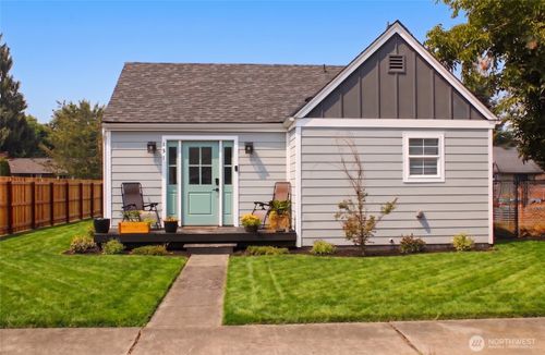131 N 4th St, Buckley, WA, 98321-8027 | Card Image