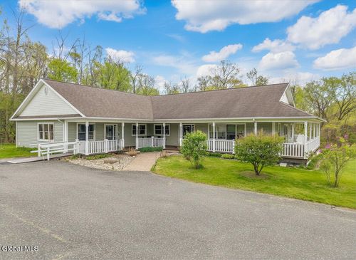 1 Birch Ln, Rensselaer, NY, 12144-4202 | Card Image