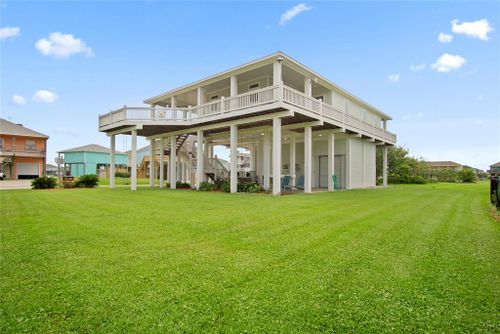 906 Westview, Crystal Beach, TX, 77650 | Card Image