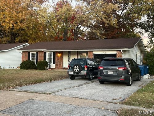 11136 Cadigan Dr, Saint Louis, MO, 63138-2320 | Card Image