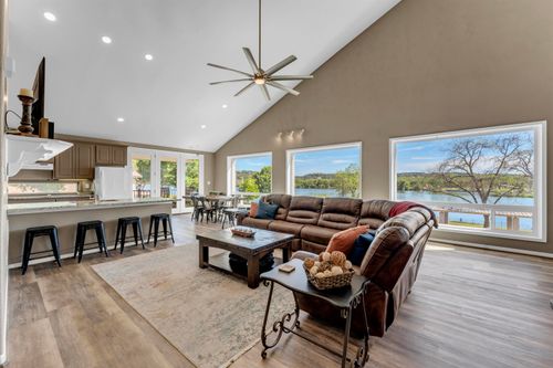 319 Meadowlakes Dr, Meadowlakes, TX, 78654-7105 | Card Image