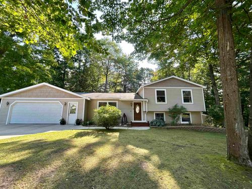 20854 Red Oak Dr, Lake Ann, MI, 49650-9632 | Card Image