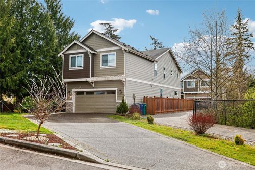 110 204th Pl Sw, Lynnwood, WA, 98036-7389 | Card Image