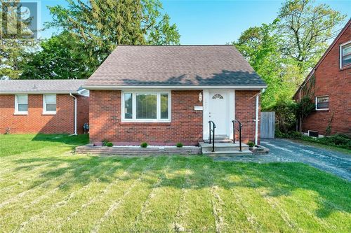 6633 Wyandotte St E, Windsor, ON, N8S1P5 | Card Image