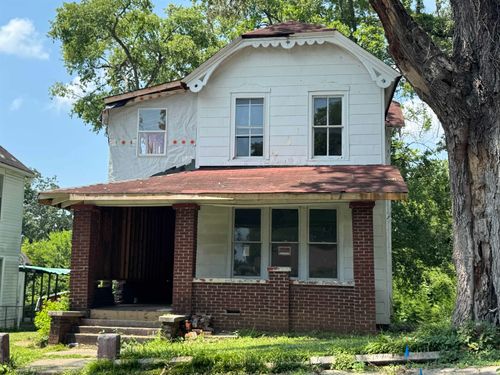 703 Austin Ave, Sheffield, AL, 35660-2827 | Card Image