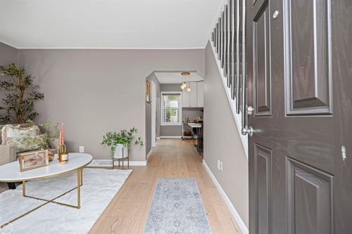 2419 Fordham St, Keego Harbor, MI, 48320-1413 | Card Image