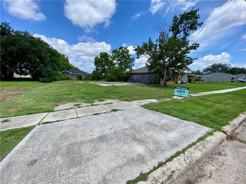 2120 Aycock St, Arabi, LA, 70032-1424 | Card Image