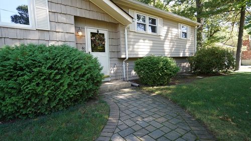 60 Old Farm Rd, Mansfield, MA, 02048-1709 | Card Image