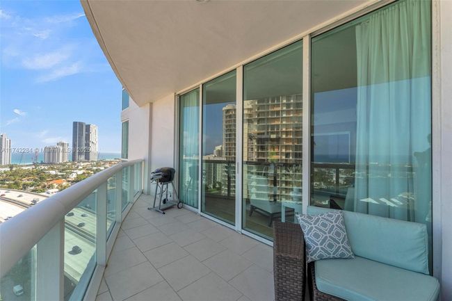APT-2011 - 19400 Turnberry Way, Condo with 3 bedrooms, 3 bathrooms and null parking in Aventura FL | Image 39