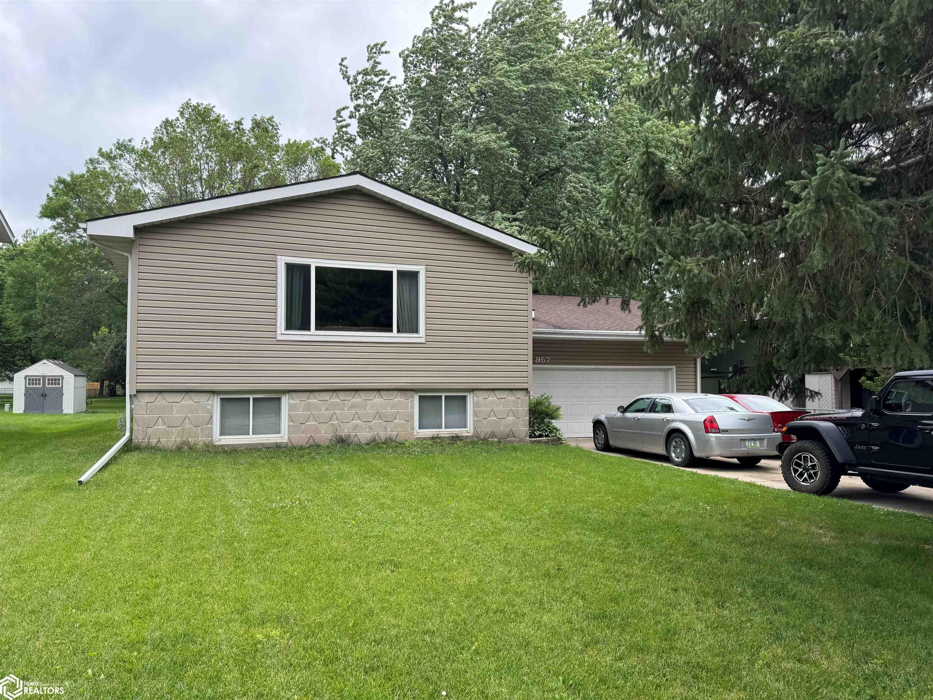 8th St, Clear Lake, IA 50428