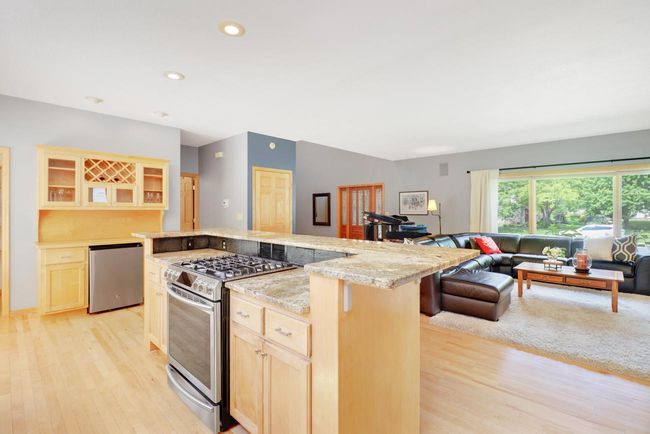 Kitchen | Image 12