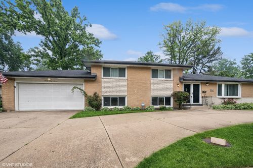 9047 Crawford Ave, Skokie, IL, 60076-1705 | Card Image