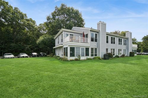 90 Hampton Vista Dr, Manorville, NY, 11949-2838 | Card Image