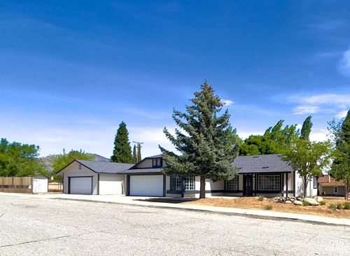 21401 Madre St, Tehachapi, CA, 93561-8718 | Card Image