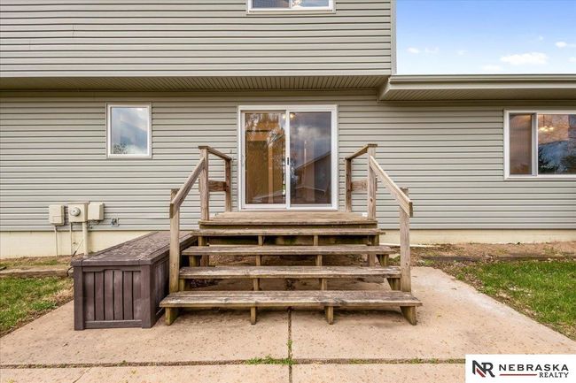 3102 Lynnwood Dr, House other with 4 bedrooms, 4 bathrooms and 2 parking in Bellevue NE | Image 37