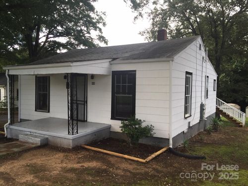808 Wilmington Ave, Statesville, NC, 28677-7058 | Card Image