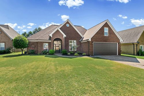 2360 Della St, Hernando, MS, 38632-6940 | Card Image