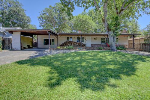 141 Glen Rd, Weaverville, CA, 96093-8072 | Card Image