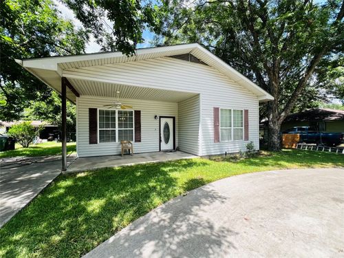 208 E 20th St, Cameron, TX, 76520-1807 | Card Image