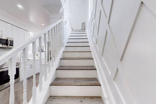 85 Albany Ave, Hamilton, ON, L8H2H4 | Card Image