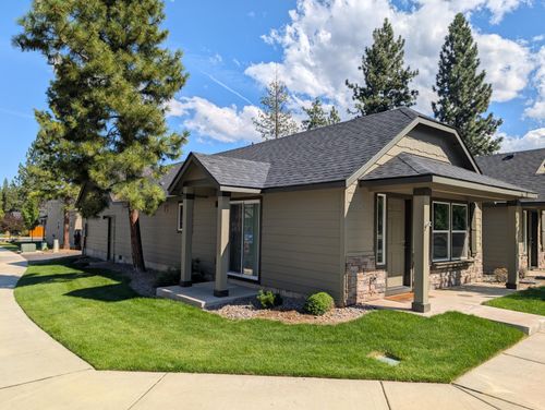958 Trinity Way, Sisters, OR, 97759-7502 | Card Image