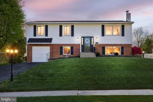 4051 Center Ave, LAFAYETTE HILL, PA, 19444-1426 | Card Image