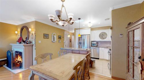 11a-24026 70th Ave, Little Neck, NY, 11362-1760 | Card Image