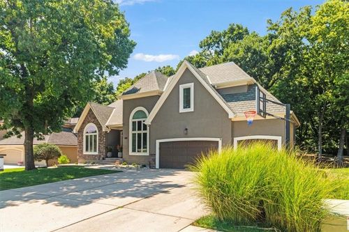 5416 Ne Northgate Xing, Lee's Summit, MO, 64064-1227 | Card Image