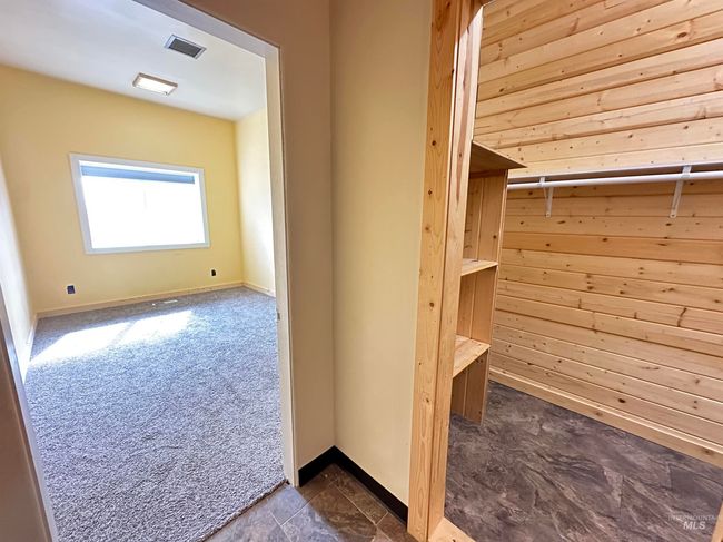 732 W Walnut St, Home with 7 bedrooms, 4 bathrooms and 6 parking in Genesee ID | Image 27