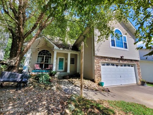740 Station View Rd, Knoxville, TN, 37919-2032 | Card Image