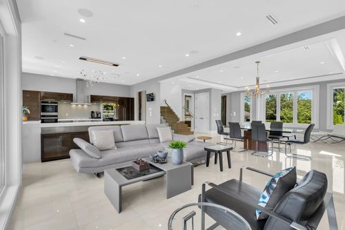 3955 Blenheim St, Vancouver, BC, V6L2Y8 | Card Image