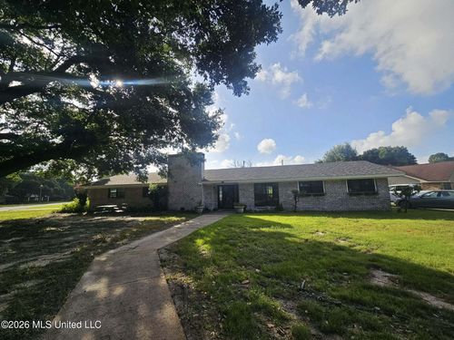 12713 Cambridge Blvd, Ocean Springs, MS, 39564-2650 | Card Image