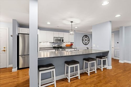 unit-203-19 Broad St, Merrimac, MA, 01860-2300 | Card Image