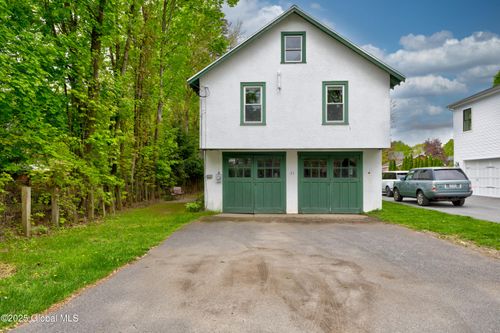 21 Murphy Ln, Saratoga Springs, NY, 12866-4644 | Card Image