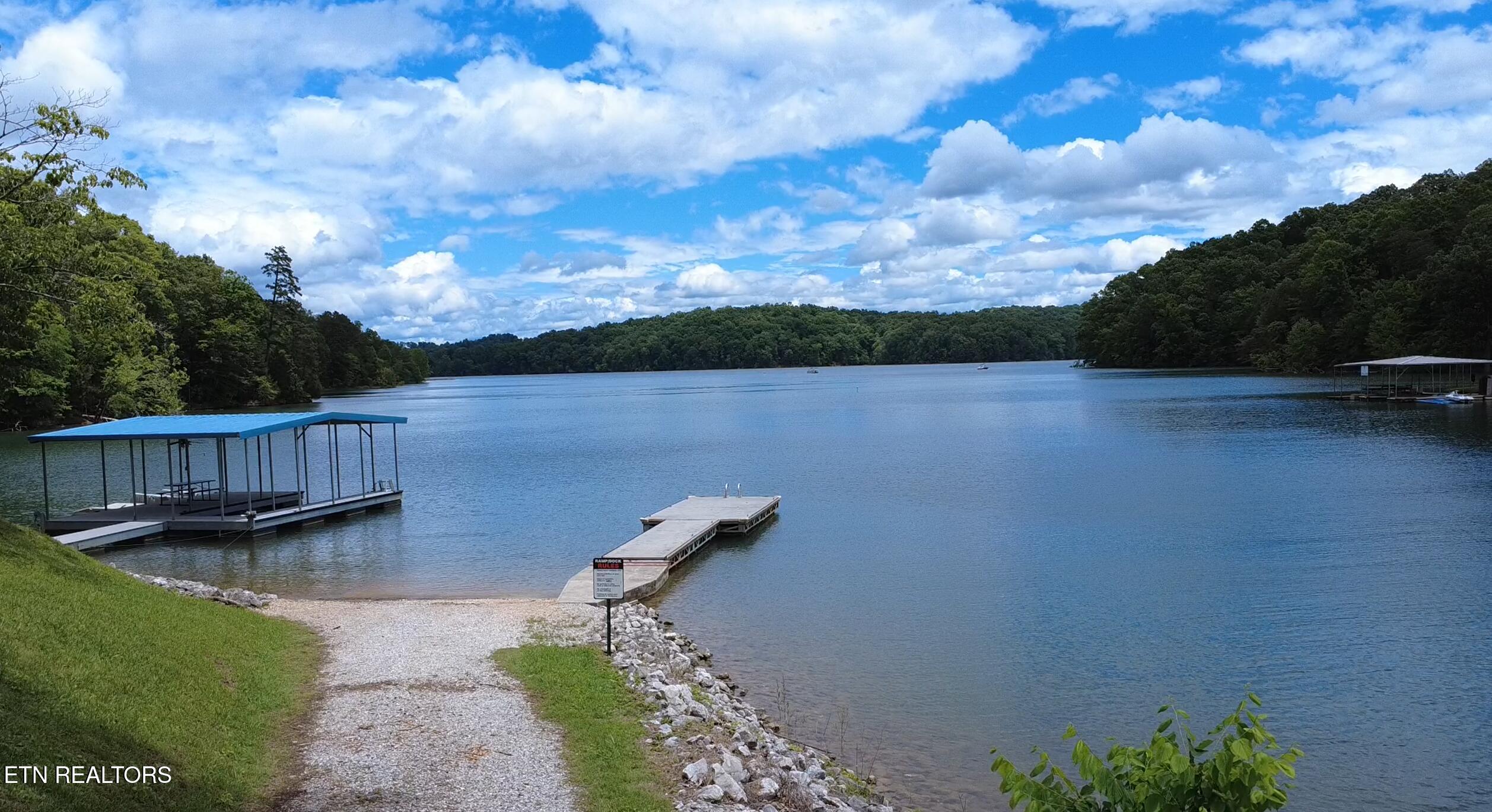 Land in LaFollette 5