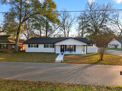 617 Mill St, Picayune, MS, 39466-4423 | Card Image