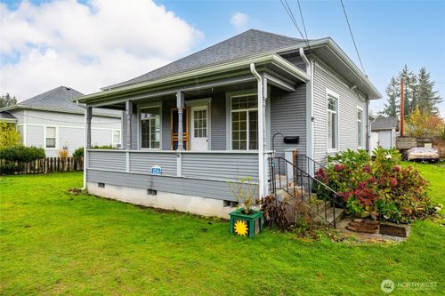 1016 E Orange Ave, Burlington, WA, 98233-2322 | Card Image