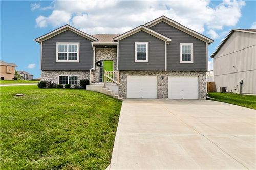 1701 Nw Hilltop Ct, Grain Valley, MO, 64029-7733 | Card Image