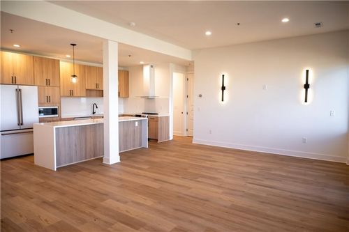 apt-1502-2940 Baltimore Ave, Kansas City, MO, 64108-3469 | Card Image