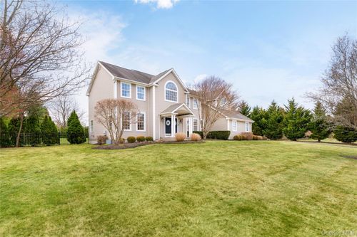 6 Mimosa St, Miller Place, NY, 11764-3037 | Card Image