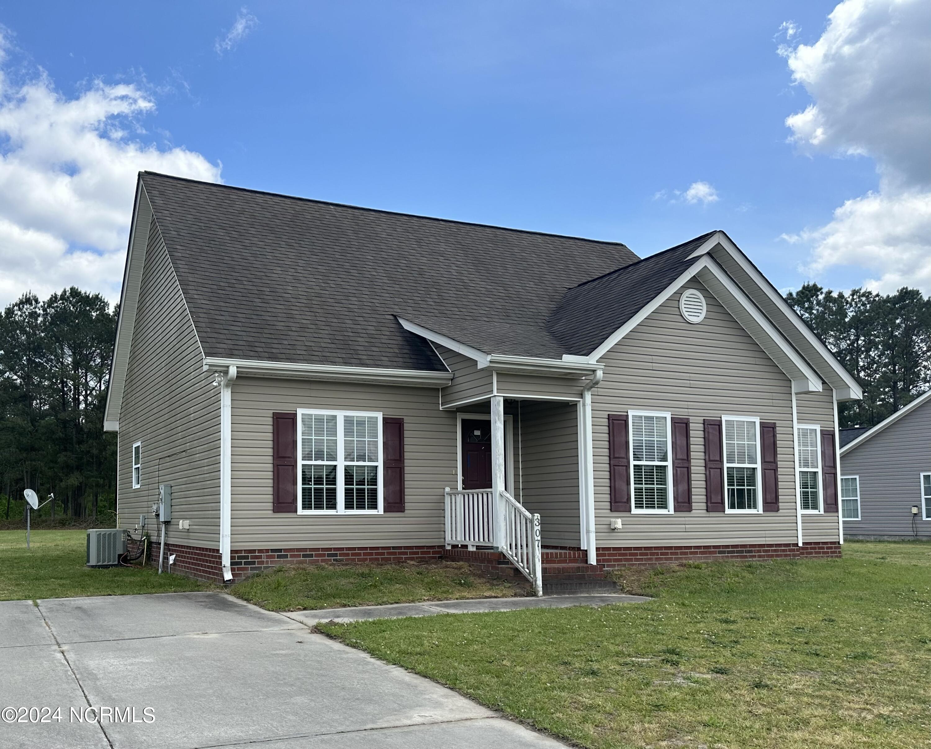 Northgate Dr, Washington, NC 27889